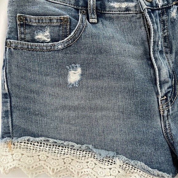 Free People Denim Jean Shorts with Lace Trim, Size 26 NWOT - Picture 10 of 11